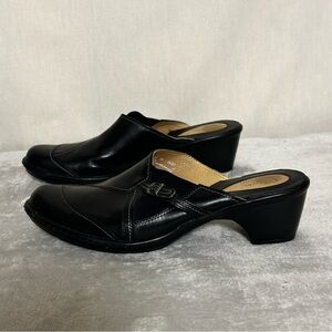 Clark's Artisan Leather Mule Clogs Women's Sz 9 Heels 2"